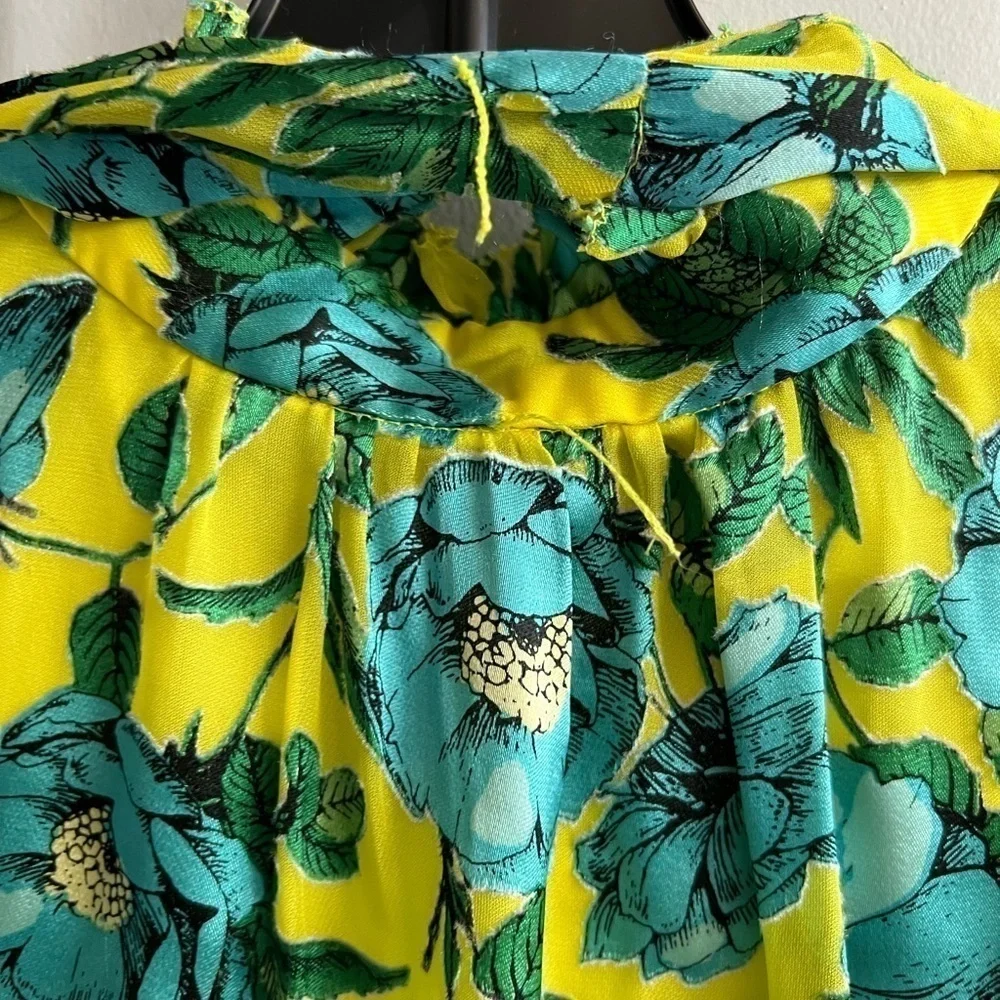 ALICE + OLIVIA Jordana Bow-Collar Button-Front Blouse - Picture 9 of 14